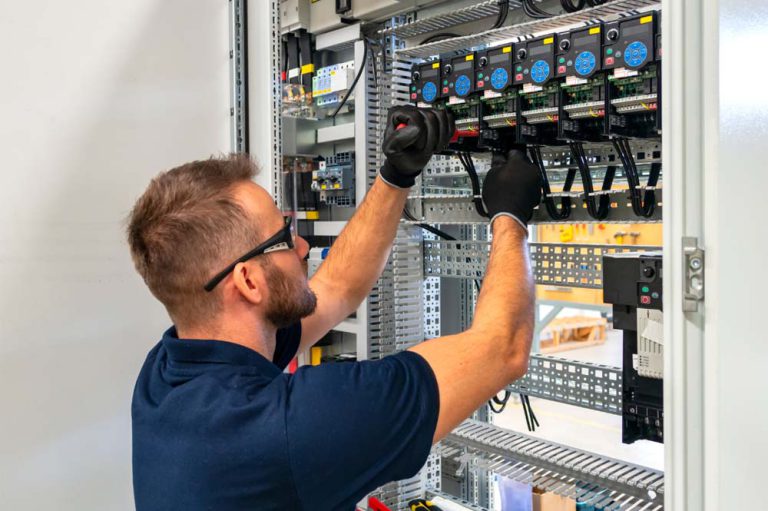 reparación de tableros de control y potencia