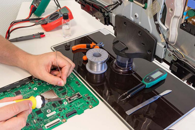 reparación y mantenimiento de monitores
