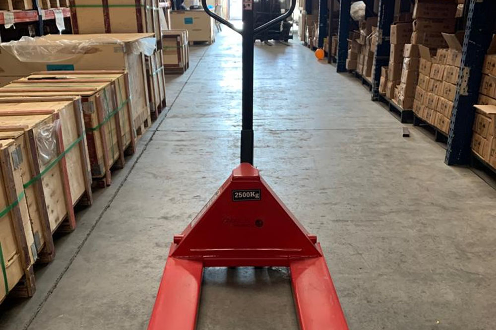 Patines Hidráulicos en Saltillo: Clave de la Eficiencia Logística y Movilidad Industrial